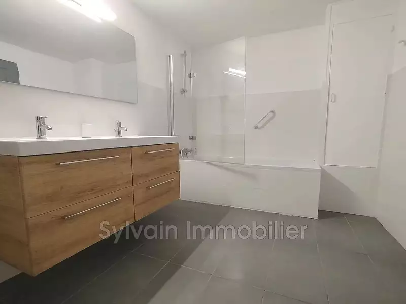 Maison, 220 m²