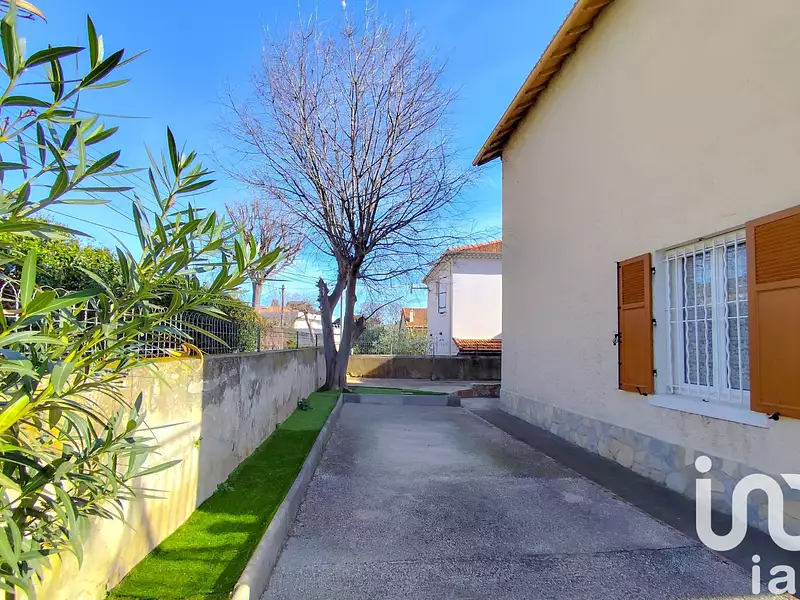 Immeuble, 120 m²