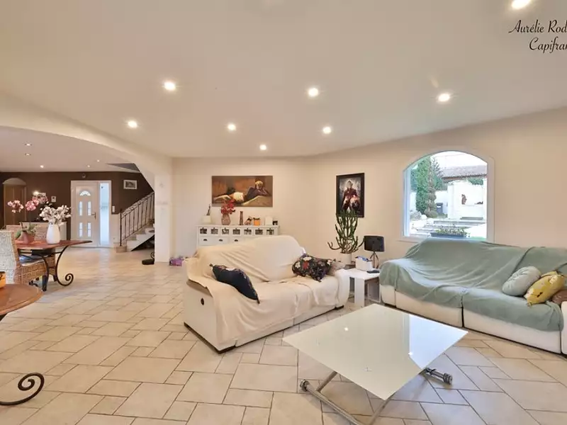 Maison, 203 m²