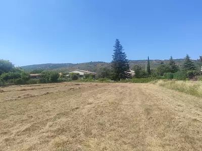Terrain, 561 m²