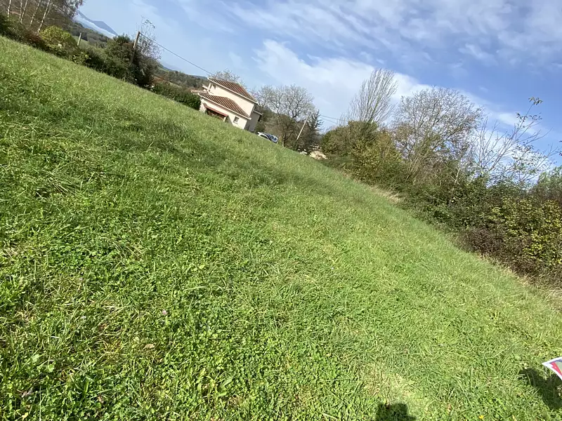 Terrain, 1 670 m²