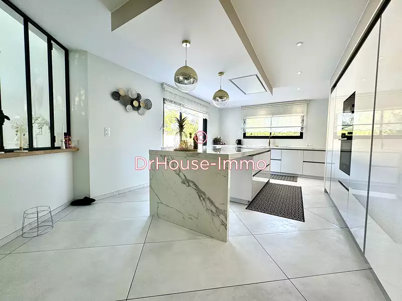 Maison, 250 m²