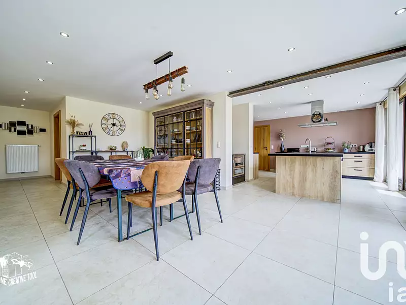 Maison, 255 m²