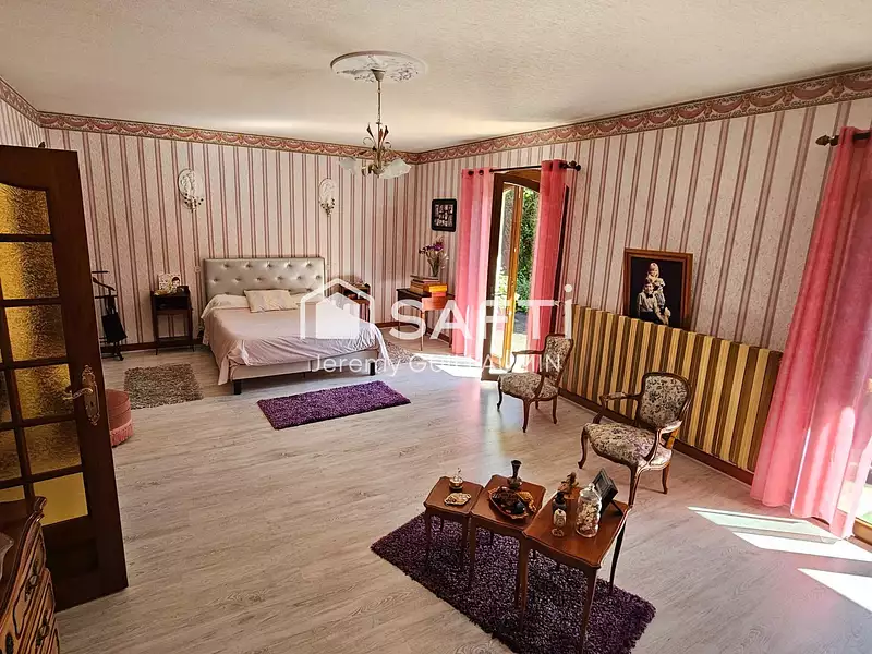 Maison, 274 m²
