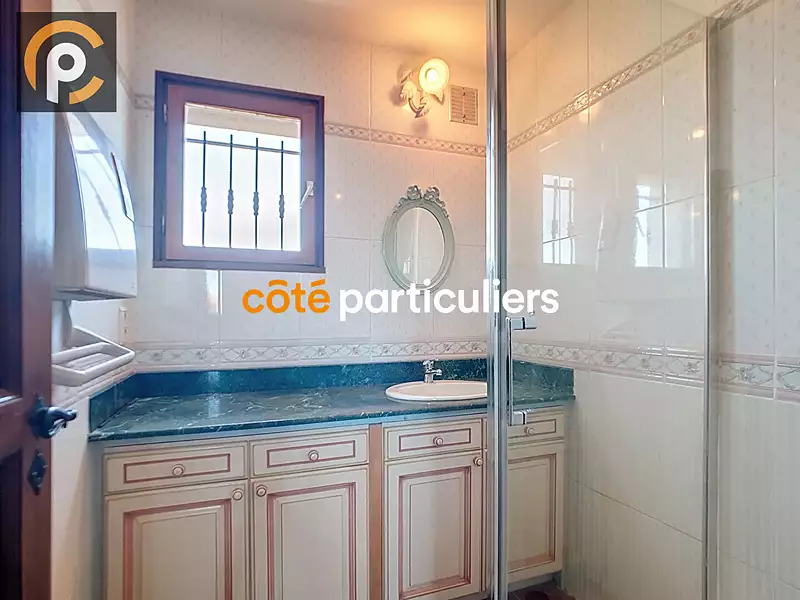 Maison, 205 m²