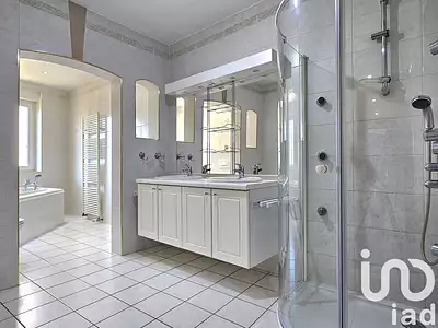 Maison, 240 m²