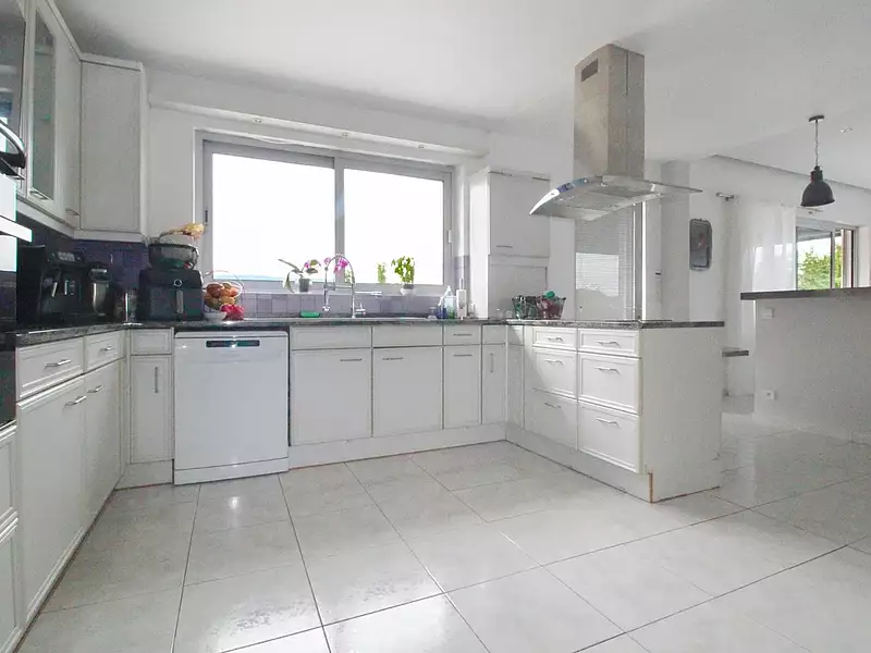 Maison, 220 m²