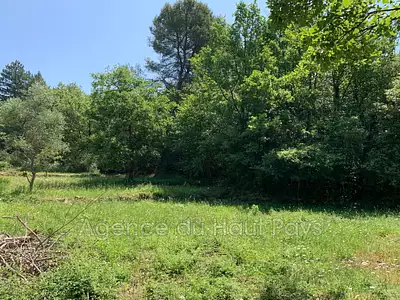 Terrain, 14 930 m²
