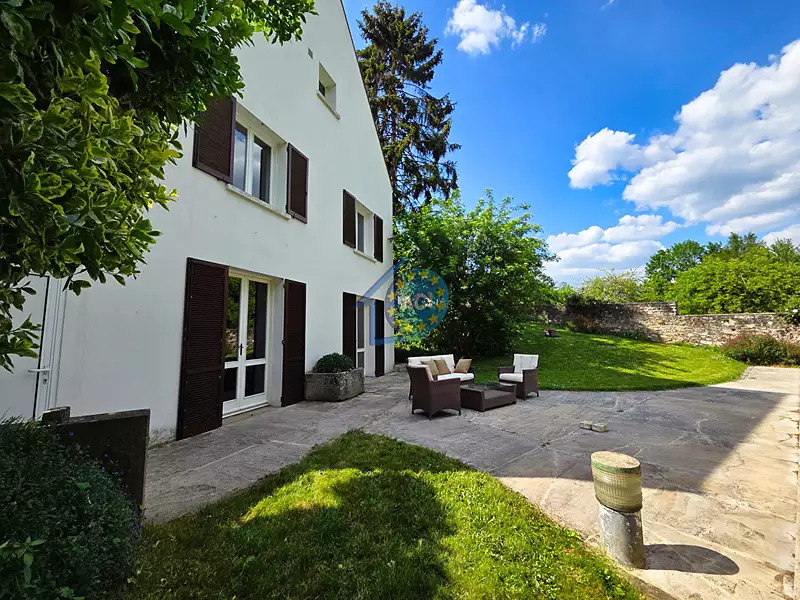 Maison, 383 m²