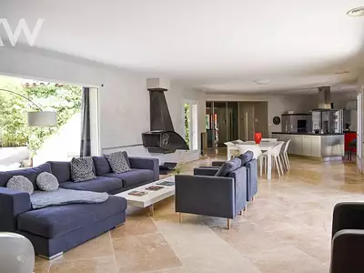 Maison, 221 m²