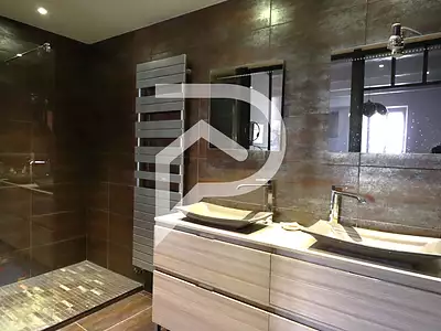 Maison, 451 m²