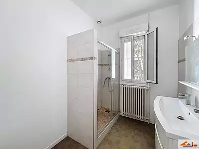 Immeuble, 150 m²