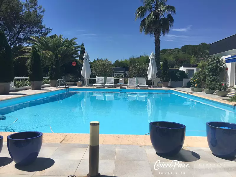 Maison, 320 m²