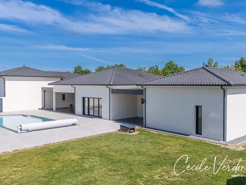 Maison, 281 m²