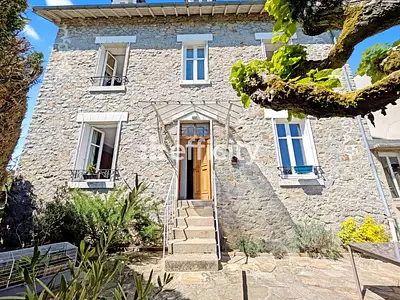 Maison, 248 m²