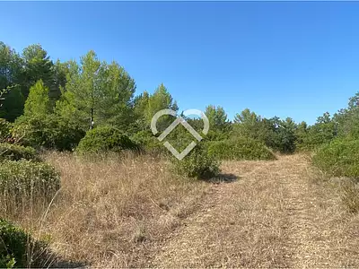 Terrain, 9 931 m²