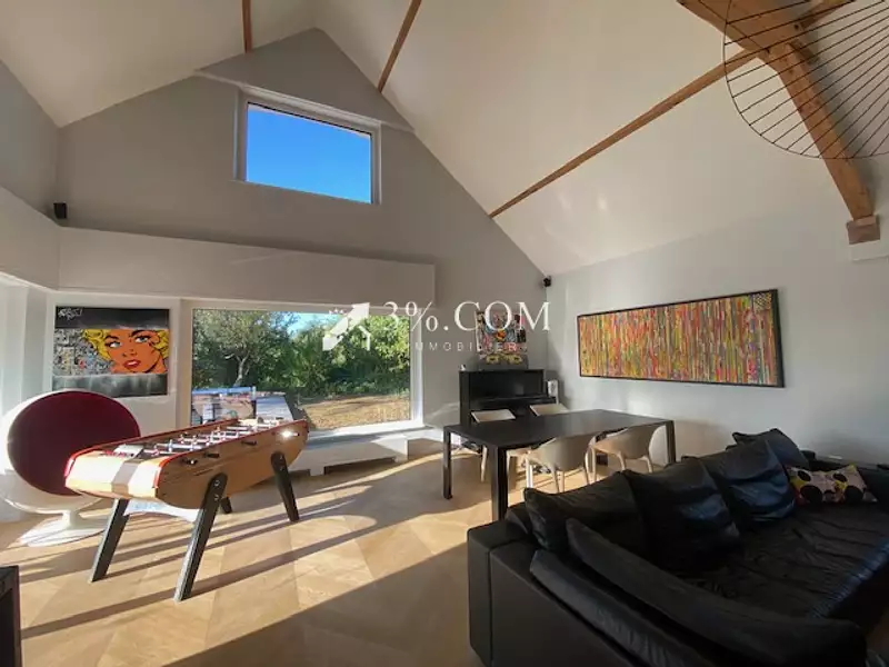 Maison, 240 m²
