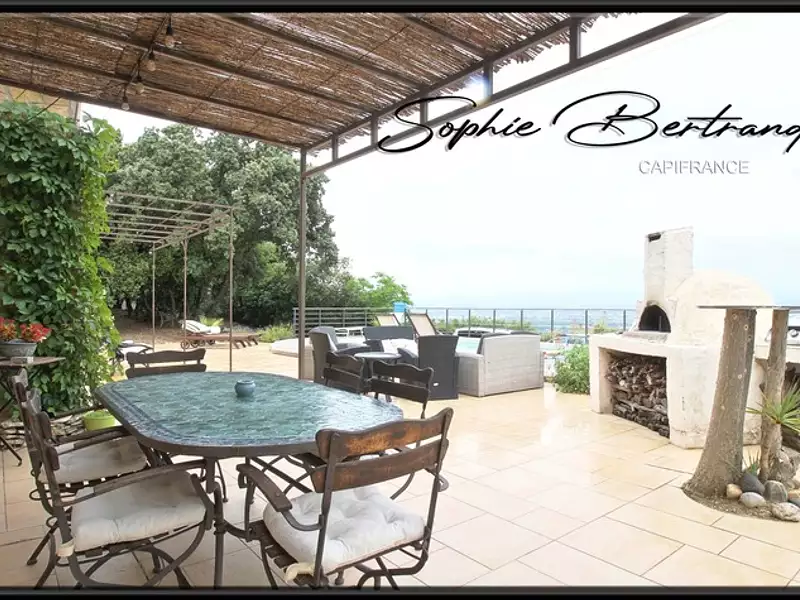 Maison, 236 m²