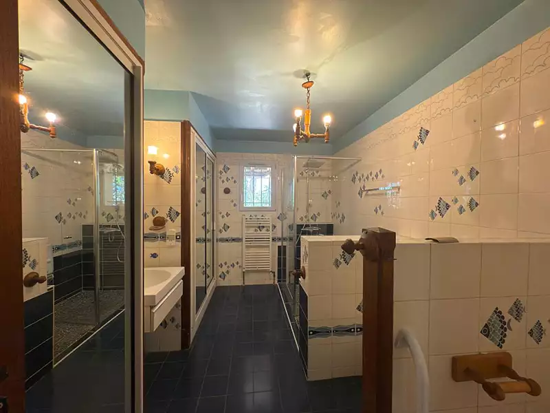 Maison, 240 m²