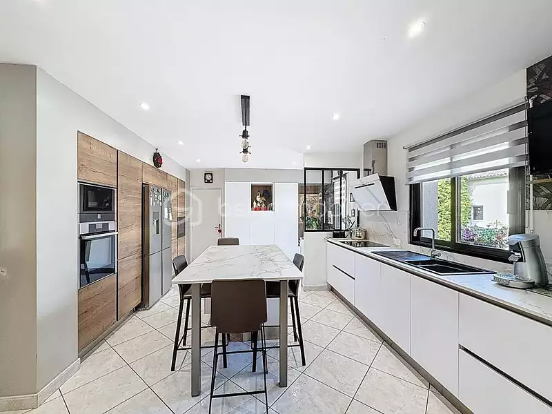 Maison, 230 m²