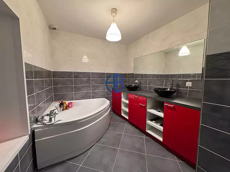 Maison, 136 m²
