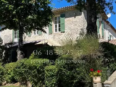 Maison, 242 m²