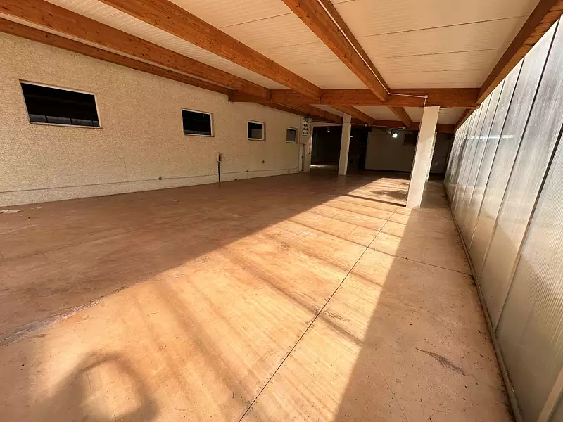 Divers, 1 400 m²