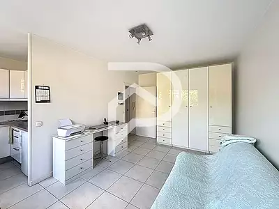185 000 € 7 400 €/m² Appartement • 25 m² • 1 pièce • 1 chambre Issy-les-Moulineaux (92130)