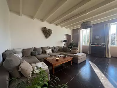 Maison, 281 m²