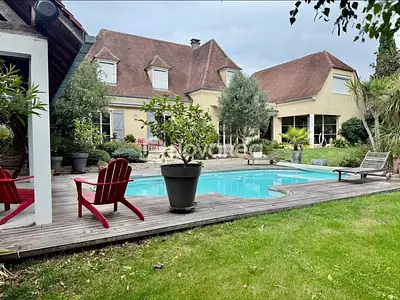 Maison, 285 m²