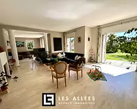 Maison, 239 m²