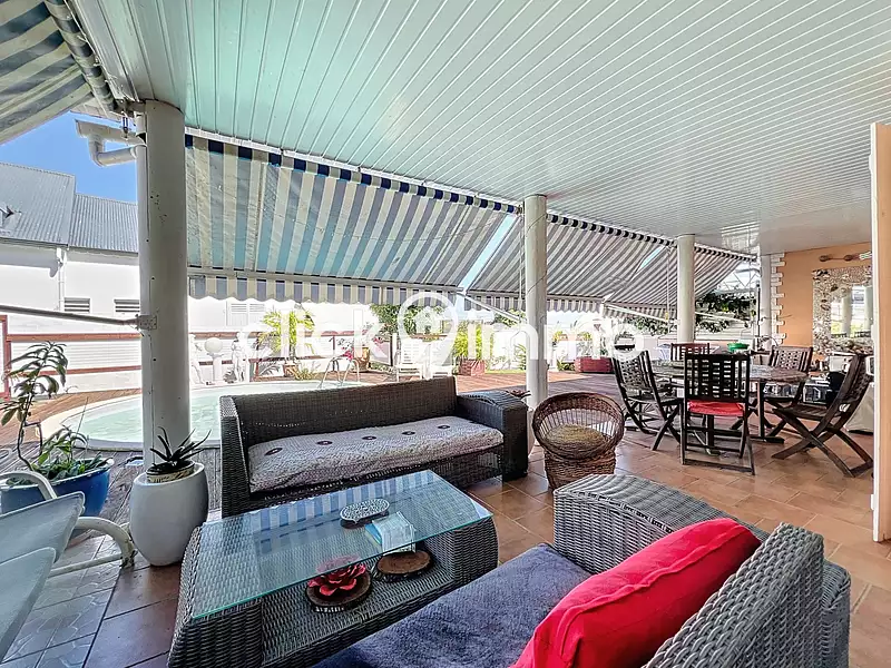 Maison, 220 m²