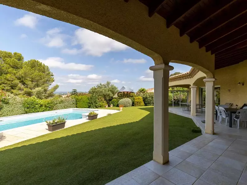 Maison, 200 m²