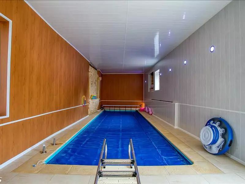 Maison, 225 m²