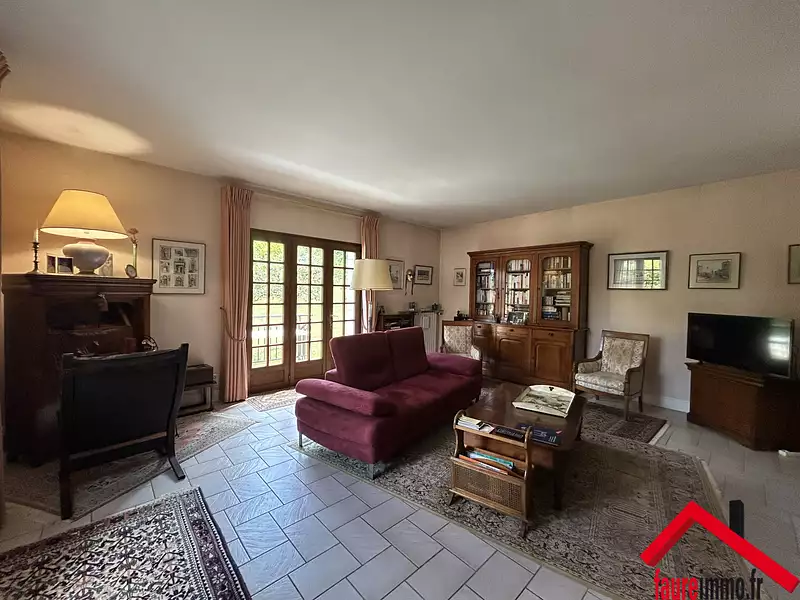 Maison, 161 m²