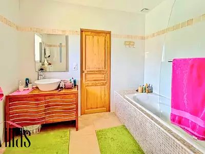 Maison, 261 m²