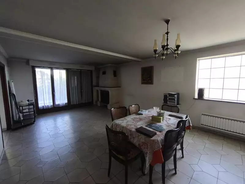 Maison, 183 m²