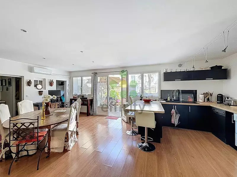 Maison, 220 m²