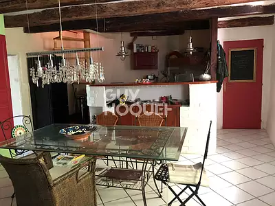 Maison, 196 m²