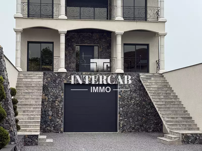 Maison, 232 m²
