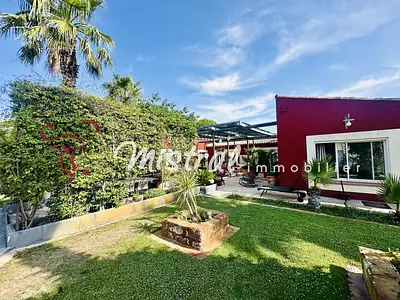 Maison, 240 m²