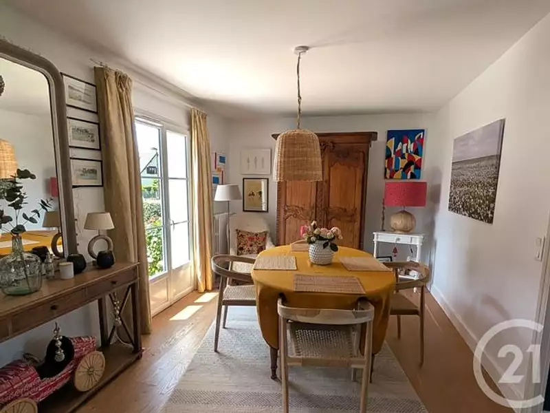 Maison, 162 m²