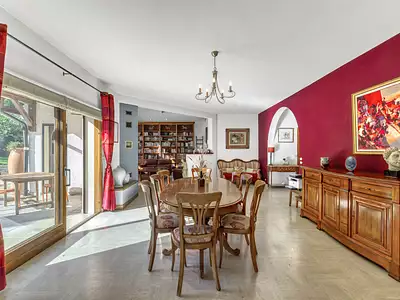 Maison, 240 m²