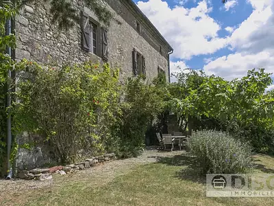 Maison, 331 m²