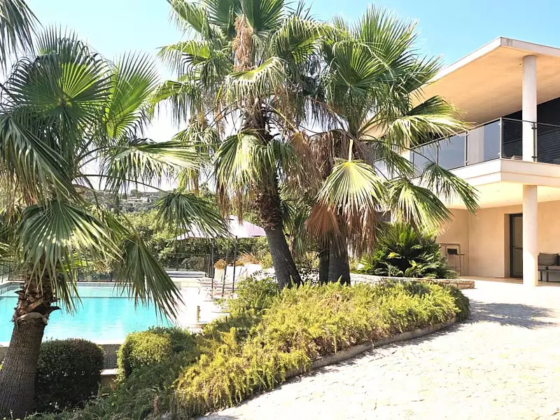 Maison, 608 m²