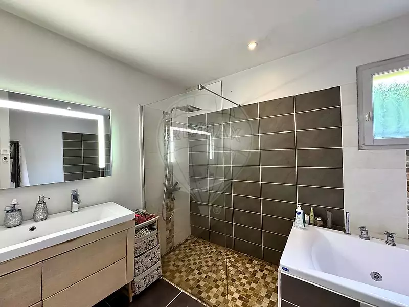 Maison, 115 m²