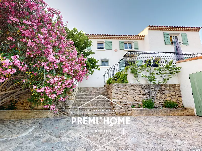Maison, 211 m²