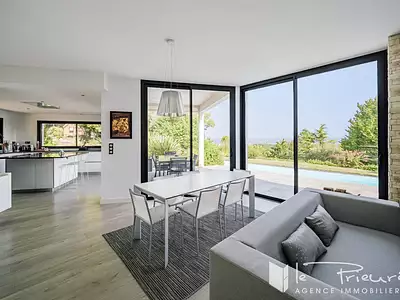 Maison, 219 m²