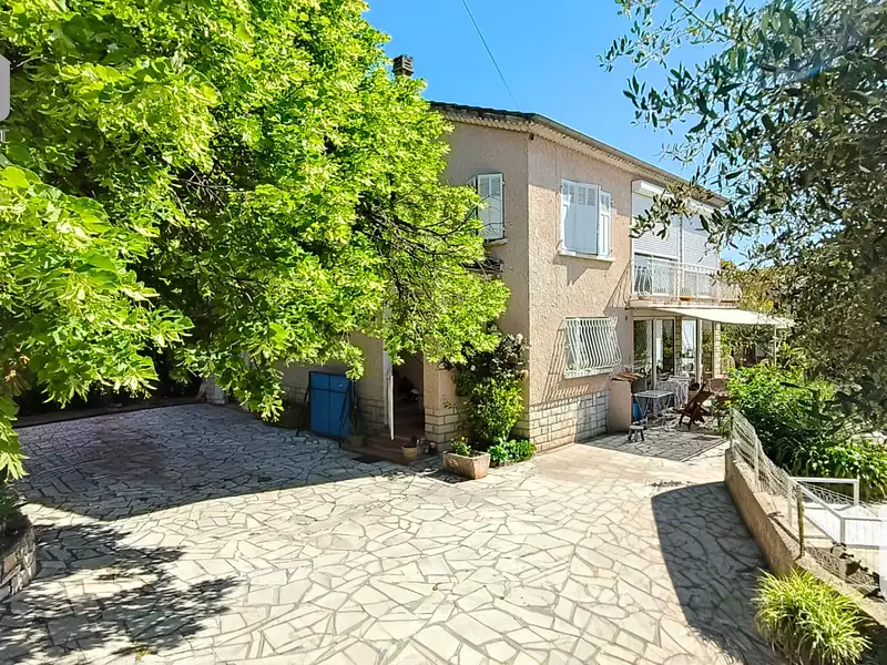 Maison, 305 m²