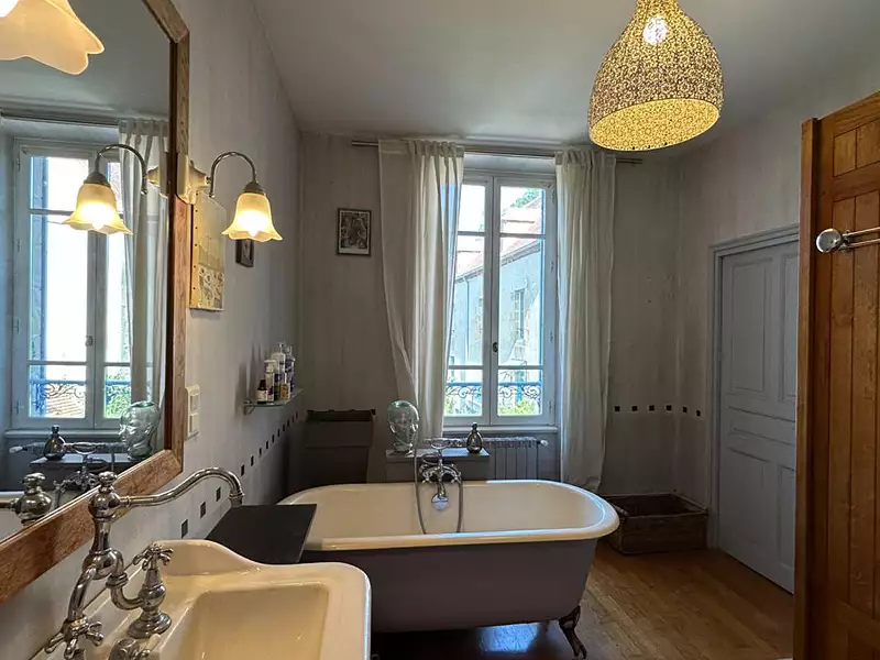 Maison, 690 m²